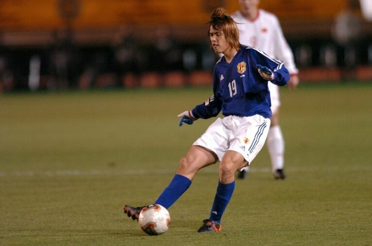 2003年の遠藤保仁　©Sports Graphic Number