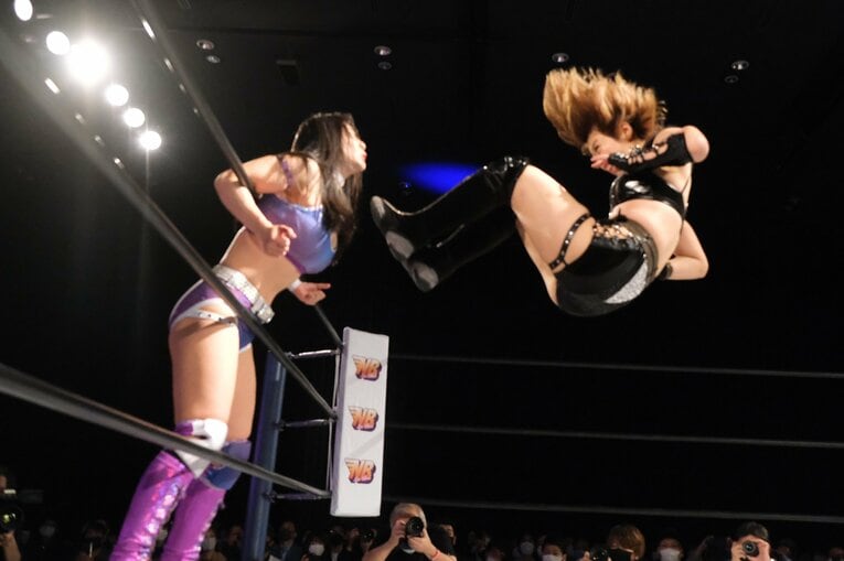 「フェリス卒のお嬢様vsセクシー女優」は熱戦に…スターダム人気女子レスラー・桜井まいの色気と狂気「私は“大人の魅力”で勝負できる」(15)