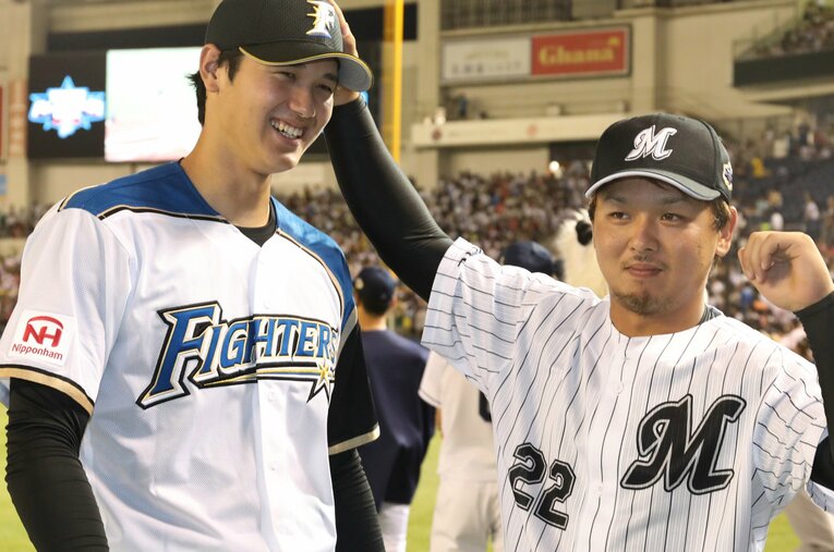 1994年度生まれの大谷翔平と田村龍弘（ともに現在30歳）。写真は2017年のプロ野球オールスターで　©JIJI PRESS