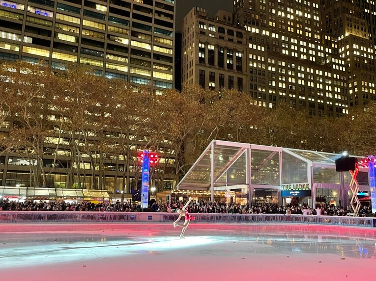 2021年、クリスマスツリー点灯式にて　©Akiko Tamura