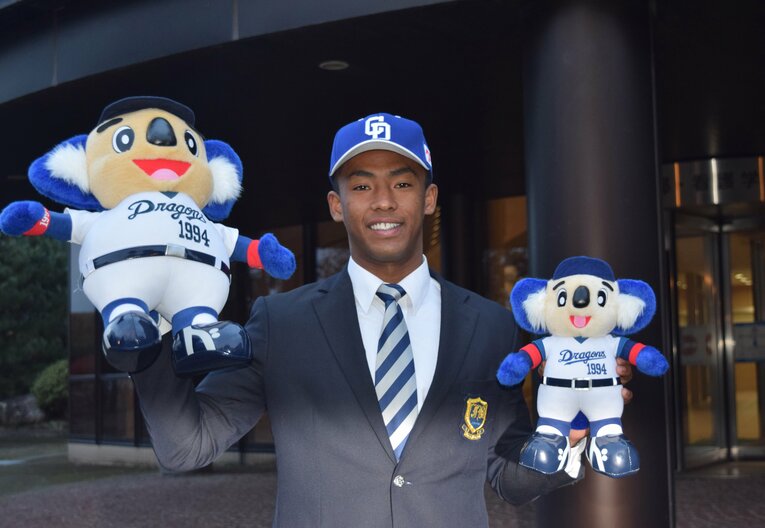 2021年のドラフトで中日から1位指名を受けた　©JIJI PRESS