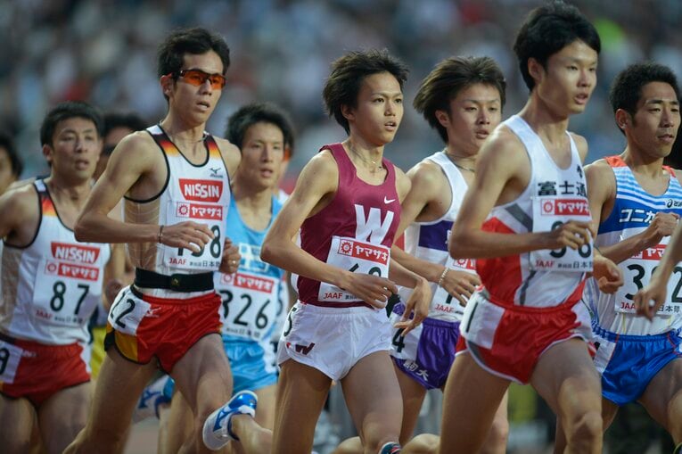 写真は2012年の日本選手権1万m。早稲田大3年時の大迫傑　©BUNGEISHUNJU