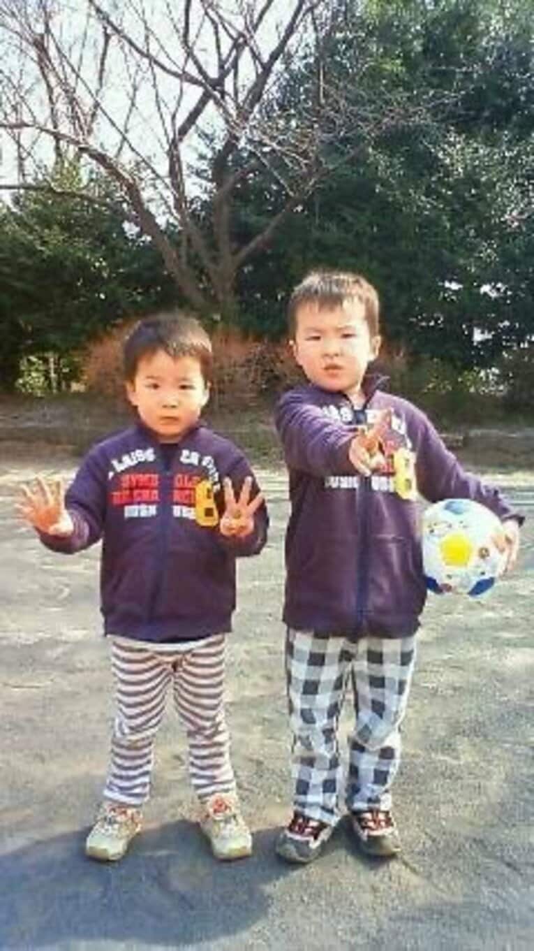 幼少時代の吉川兄弟（母・博子さん提供）