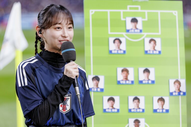 サッカー好きアイドルで知られる影山優佳（全3枚中の3枚目）　©Kiichi Matsumoto