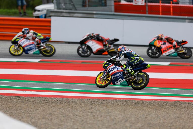 2度目のロングラップ・ペナルティでは、コース復帰後24位まで順位を落とした　photograph by Satoshi Endo