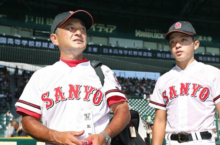 神村学園に敗れるもベスト8入りの快進撃を果たした、おかやま山陽。2006年、新任した堤尚彦監督の船出は、かなり厳しいものだった ／ photograph by KYODO