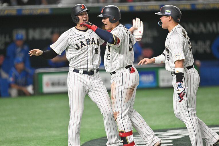 大谷にとどまらず、準々決勝以降は岡本や村上の長打が光った　©Naoya Sanuki