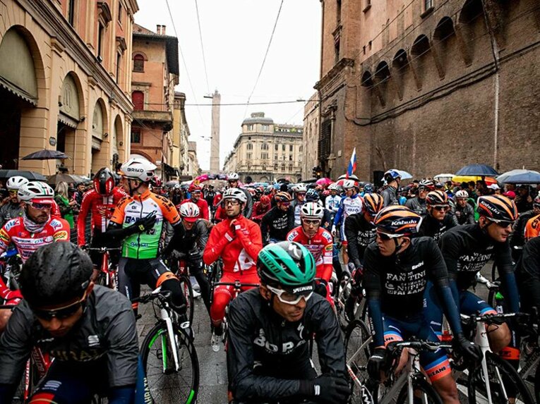 三大自転車レースは“年に1度のお祭り”。ジロ初参戦の日本人は明暗分かれる。(2)