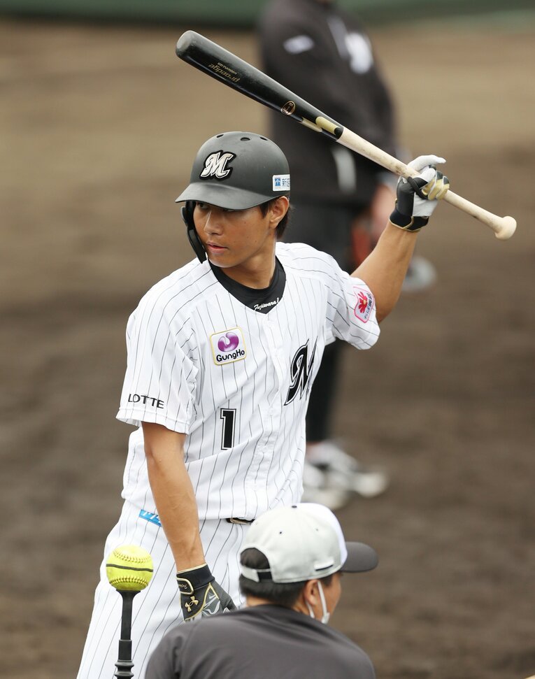 走攻守の三拍子揃った藤原の飛躍は、目指す優勝への原動力となるはずだ　©︎JIJI PRESS