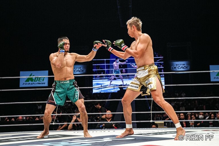 ラジャブアリ・シェイドゥラエフvs.久保優太　©RIZIN FF