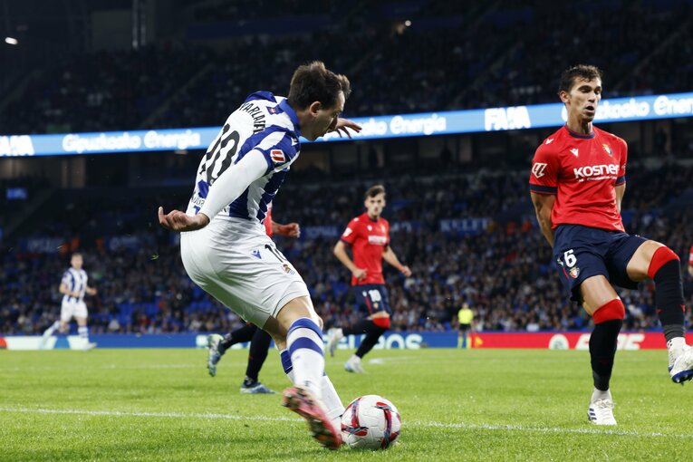 「クボ先発じゃないの？ 何でか知らないけど」驚く相手ファン…久保建英はキレキレでも「監督の采配後、表情と流れが…」カメラマンは現地で見た(3)