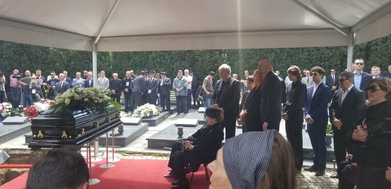 多くの関係者、ファンが参列した葬儀の様子　©︎Shuichi Tamura