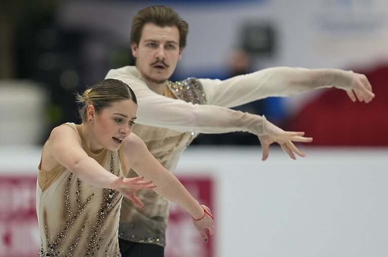 祖国を離れざるを得なかったアスリートたちは何を思うのか。北京五輪フィギュアスケート・団体ペアウクライナ代表のソフィア・ホリチェンコ、アルテム・ダレンスキー組がメールインタビューに応じた ／ photograph by Getty Images