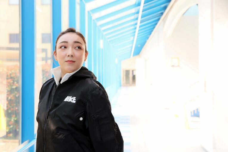 昨年6月に現役引退を発表、今年1月に引退セレモニーが開かれたフィギュアスケーターの本郷理華さん。GPシリーズ優勝（ロシア杯）・四大陸選手権3位など、輝かしい成績を残した。引退発表から1年が経った今、「これまでとこれから」を振り返るロングインタビュー企画です（画像をクリックすると、そのほかの「特別撮りおろしカット」もご覧になれます）