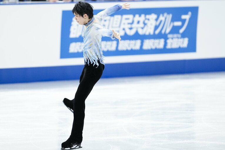 2021-2022シーズンのショートプログラム『序奏とロンド・カプリチオーソ』　©Asami Enomoto