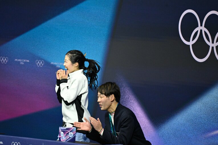 銅メダル獲得を知り、喜びを爆発させる中井　©️Asami Enomoto / JMAP