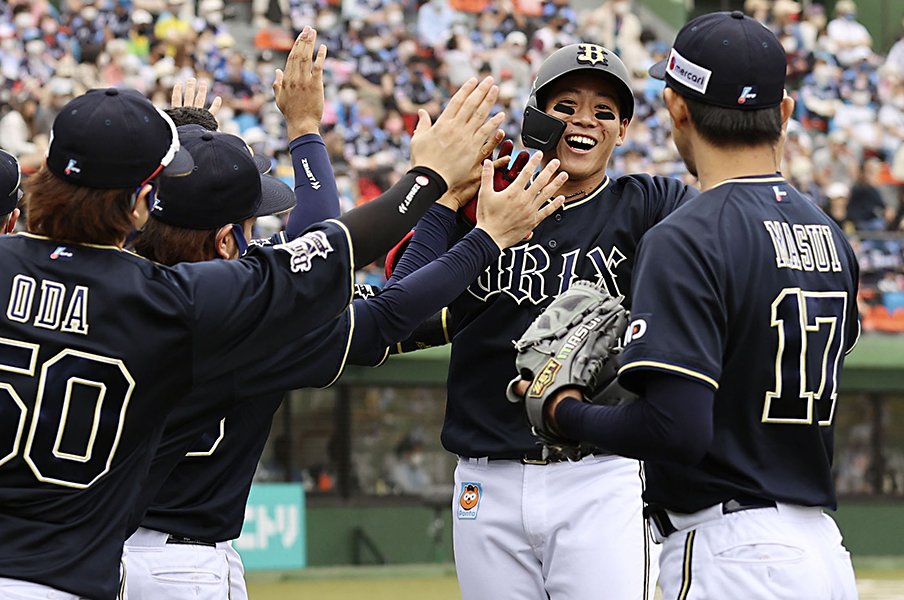 甲子園中止→プロ初球ホームラン! “末恐ろしい”ルーキー来田涼斗、“出場辞退”球児へエール「その先の人生のほうが長い」<Number Web> photograph by KYODO