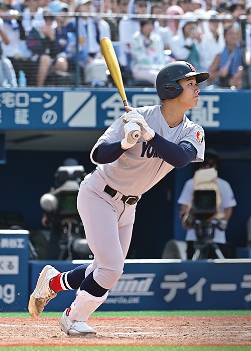 東海大相模との決勝戦で、逆転の口火を切る２ランを放った奥村