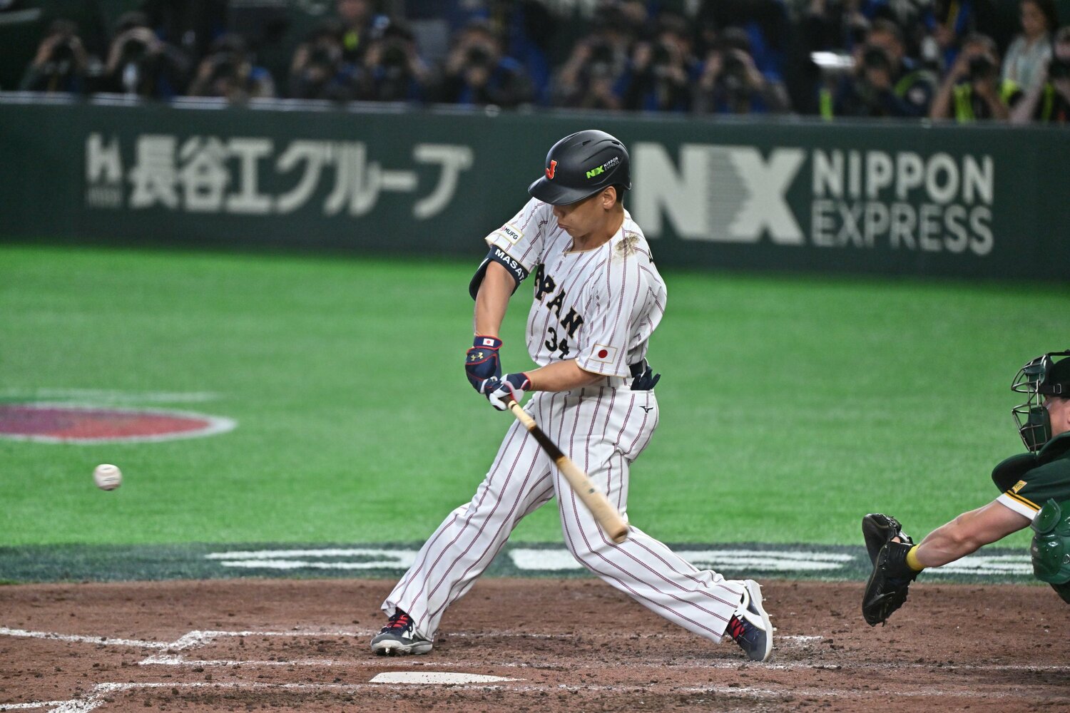 吉田が放った逆転2ラン　©Hideki Sugiyama