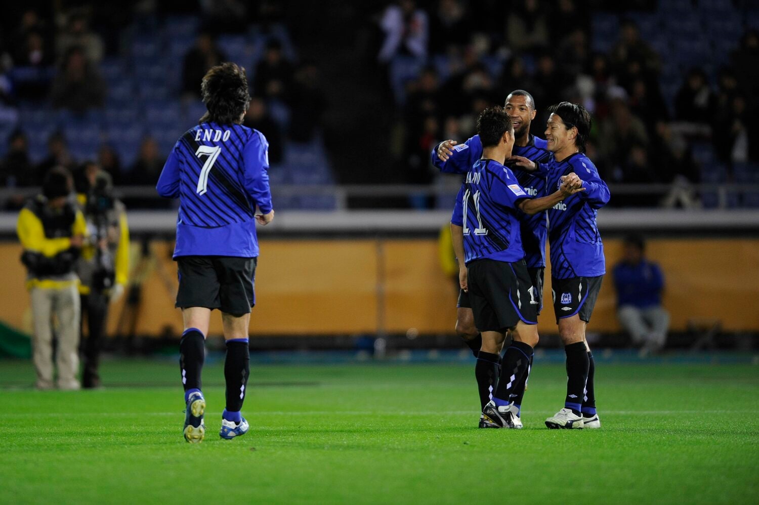 2008年、クラブW杯でのルーカス、遠藤ら　©Takuya Sugiyama