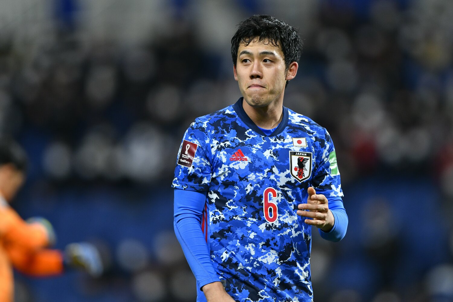 遠藤航にはアンカーとして多くのタスクをこなすことが求められる　©Takuya Sugiyama/JMPA