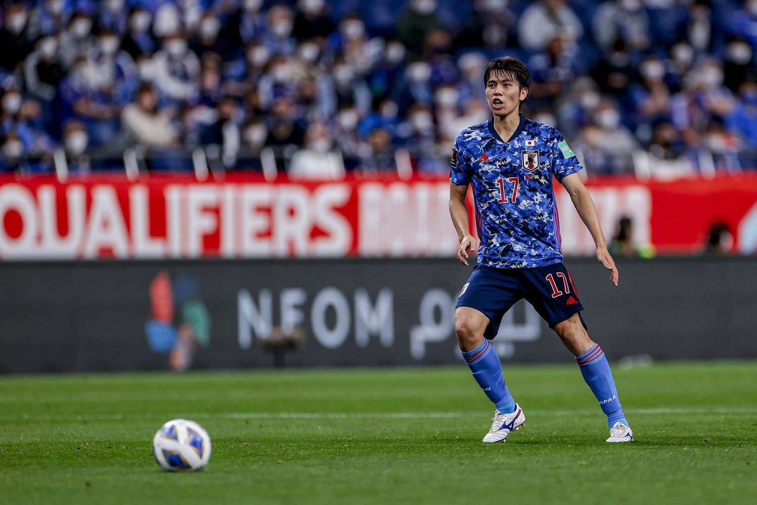 中村憲剛氏は「田中と守田はポジションを崩して積極的にビルドアップの中継地点になっていた」と二人の動きを高く評価する　©JMPA