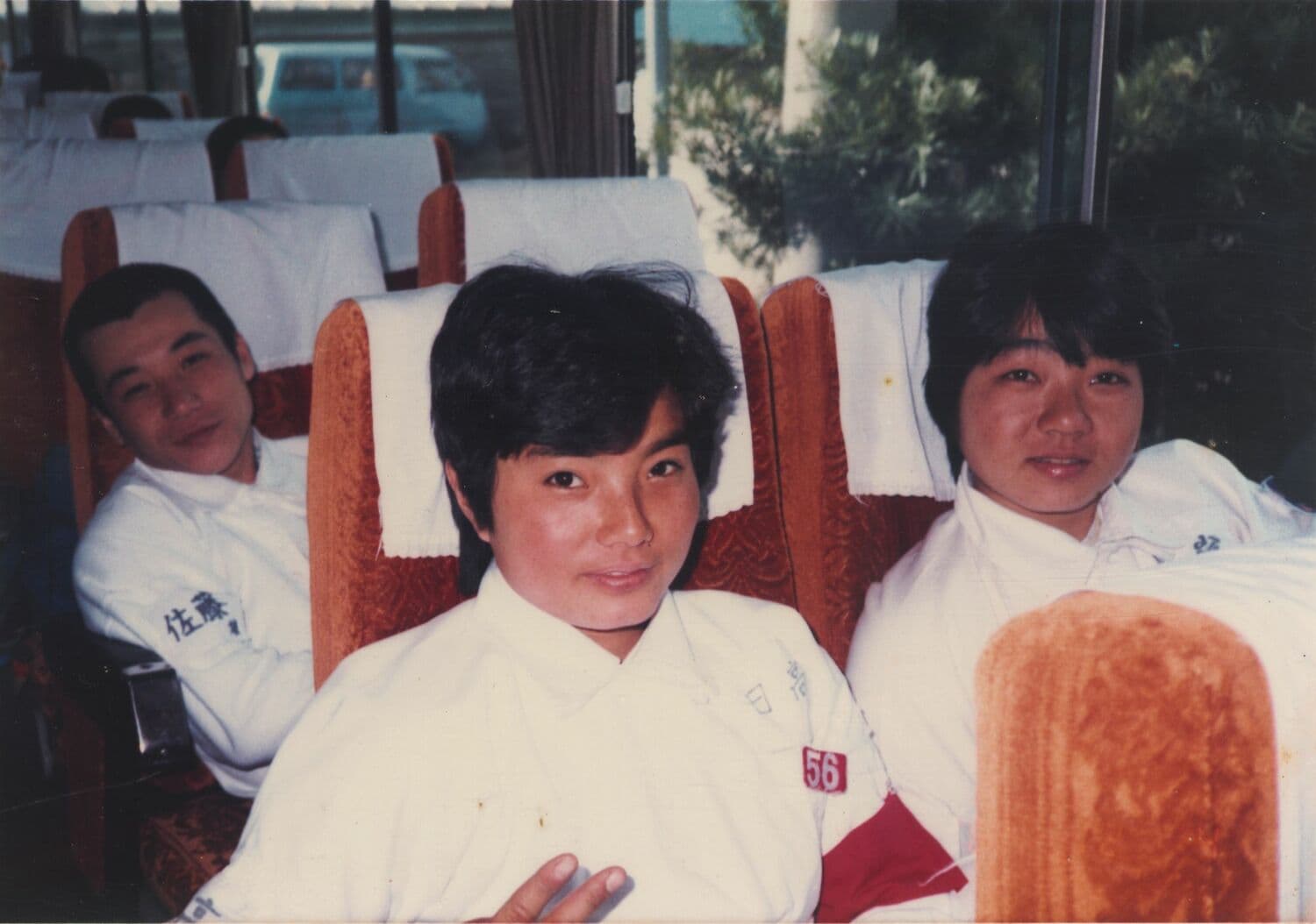 本栖研修所時代の日高逸子（手前左）　※本人提供