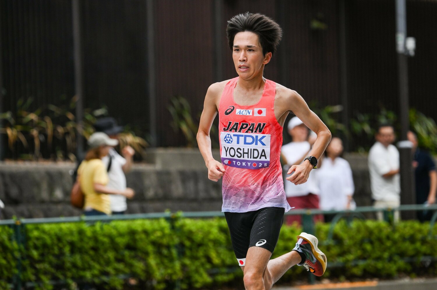 「箱根から世界へ」はまだ遠いのか…世界陸上マラソン“惨敗”の箱根ランナー・吉田祐也が「まったく対応できなかった」国内レースとの違いとは？＜Number Web＞ photograph by Nanae Suzuki