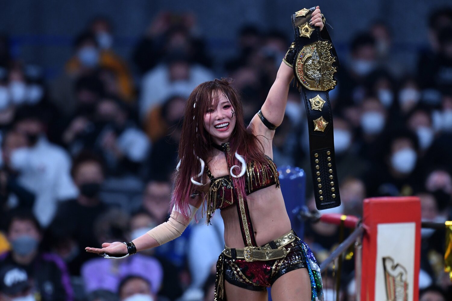 KAIRIはIWGPのベルトを「唯一無二の色にする」と誓った