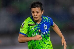 Jリーグ「ゼロ円移籍」問題　なぜ“外資系”代理人は「レンタル移籍」を推すのか？【齊藤未月（湘南→ロシア）移籍のウラ側】