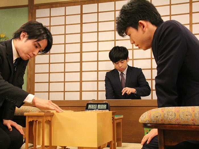 藤井くんや羽生さんの“将棋の時間感覚”とは？ 持ち時間で思考法もテンションも変わる＜Number Web＞ photograph by Satoshi Shigeno