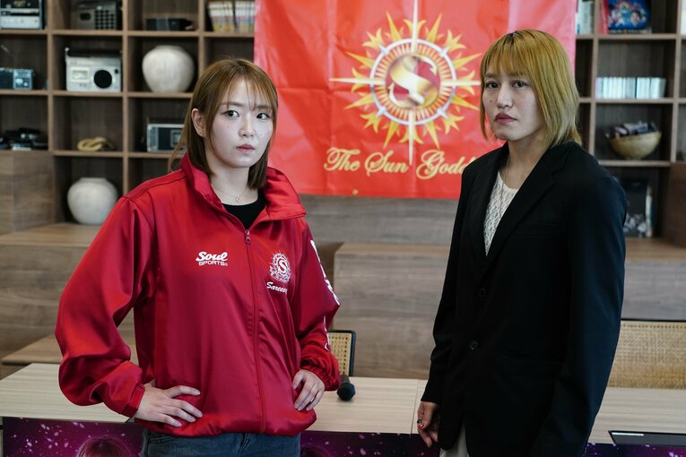 Sareeeと朱里はIWGP女子王座への挑戦権をかける形で3月10日に対決する　©Essei Hara