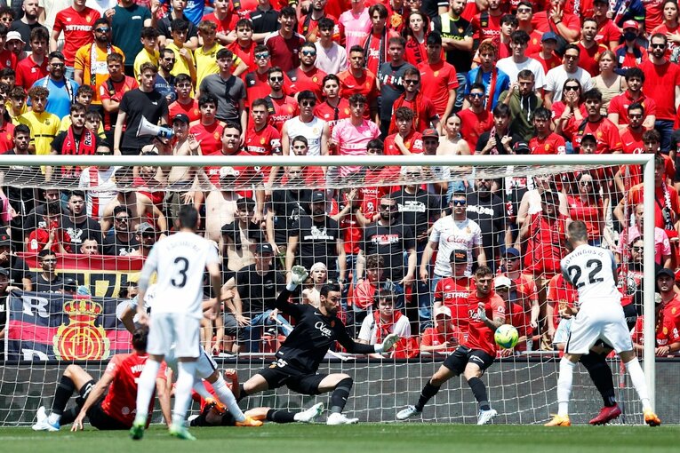 “久保建英は上手い”一方で…逃した決定機と残留への勝ち点　数日前に撮った“CLで強すぎるレアル”とのコントラスト〈撮影者の視点〉(13)