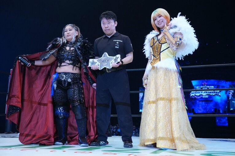小波の持つ白いベルトに挑んだ羽南。4月26日、横浜アリーナ　©Essei Hara