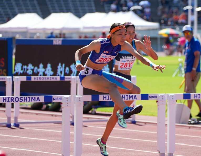 兵庫大会で7年ぶりに高校記録を更新した3年生の井上。全国大会決勝では、向かい風の影響もありベスト記録に届かず　©Satoshi Wada