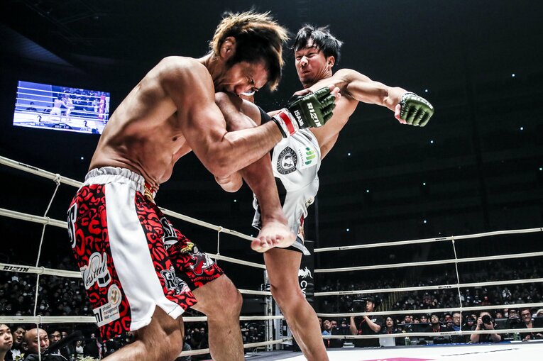 朝倉未来のRIZIN3戦目。リオン武に強烈な膝蹴りを見舞う　©RIZIN FF Susumu Nagao