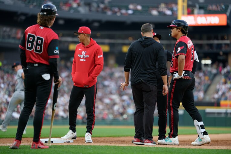 5月29日のタイガース戦での負傷をきっかけに、長期離脱を強いられた村上宗隆　©︎Matt Dirksen/Getty Images