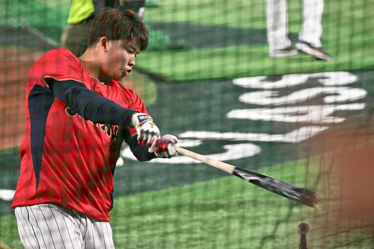 準々決勝、イタリア戦前の練習中に村上は4番から5番への打順変更を告げられた　©︎Naoya Sanuki