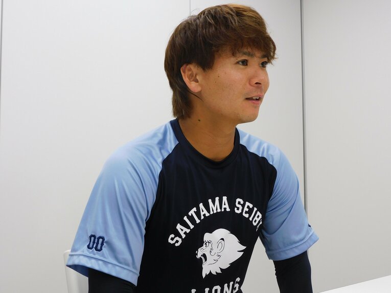 サポートメンバーでの経験を振り返る仲田　©Number Web