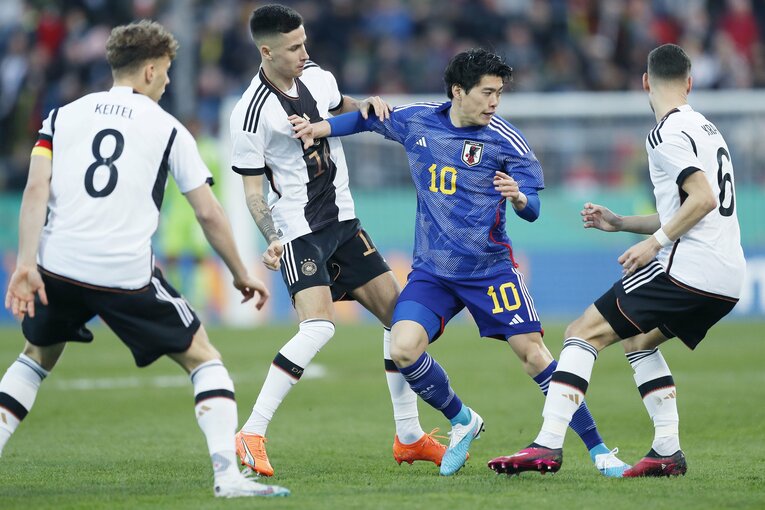 「CLやELに出ているドイツ有望株のフィジカルに負けず…」パリ世代日本代表を撮って感じた“肉体とハートの充実ぶり”(16)