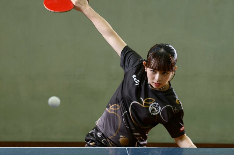 青学大3年生で、Tリーグでも活躍するカットマン・小林りんごのインタビュー【第1回】 ／ photograph by Hirofumi Kamaya