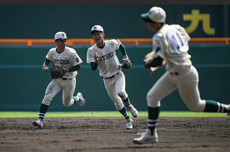 今年のセンバツ準優勝の報徳学園も兵庫県予選で敗れた　©Nanae Suzuki