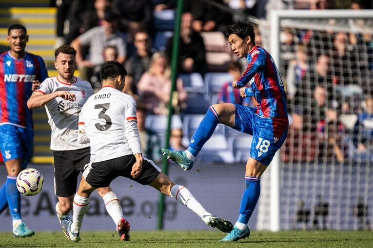 イングランドで戦った遠藤と鎌田　©Getty Images