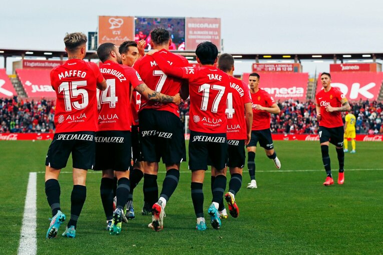 「クボはファウル覚悟で止めなければ」 残留争いで久保建英が大仕事…辛口のタクシー運転手もニコリ〈カメラマン現地取材〉(36)