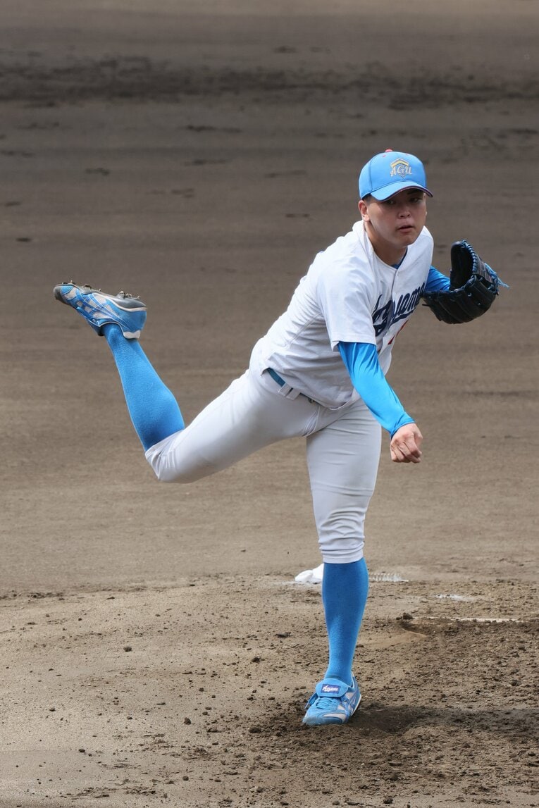 大学ジャパン合宿で見せた中西の投球フォーム　©Shigeki Yamamoto