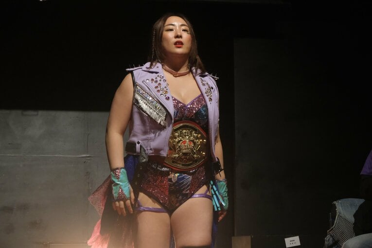 「やせたら可愛いのに」世間の声との闘い…“プラスサイズモデル”も務める女子レスラー・まなせゆうなの思い「ありのままの自分を愛せばいい」(44)