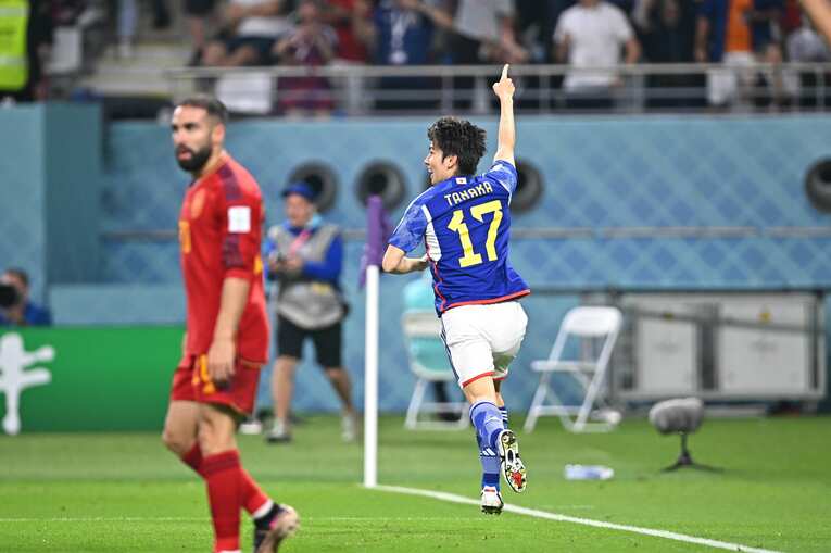 ［連続写真］スペイン戦の決勝ゴール　©︎Takuya Kaneko/JMPA