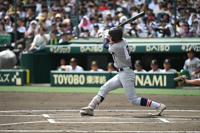 決勝で「先頭打者ホームラン」を放った慶応高・丸田湊斗。ミズノ「VKONG 02」を使用していた