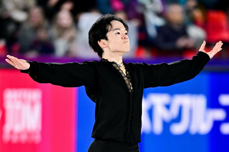 フィギュアスケートGPファイナルで銀メダルを獲得した鍵山優真 ／ photograph by AFLO