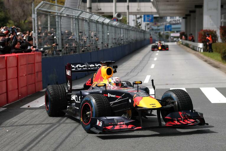 角田とレッドブルが東京・お台場で派手にデモランした『Red Bull Showrun x Powered by Honda』の模様　©Getty Images / Red Bull Content Pool